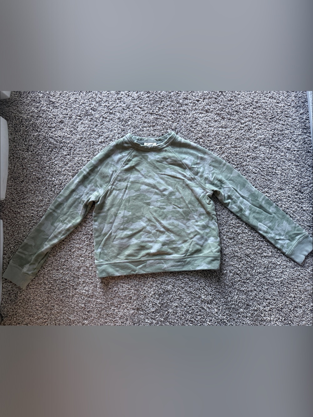 Universal Thread Sage Green Camo Crewneck Sweater
